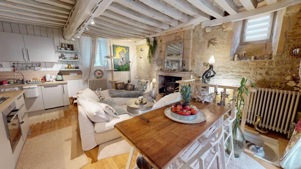 Maison de caractère avec cour privative ? Coeur historique de Caen