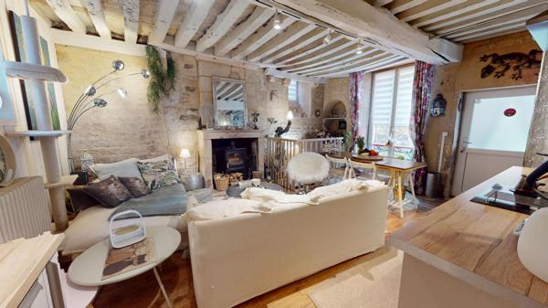 Maison de caractère avec cour privative ? Coeur historique de Caen