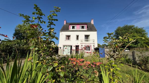 Grande maison familiale à deux pas de la plage de Morgat, du Portzic et des commodités.