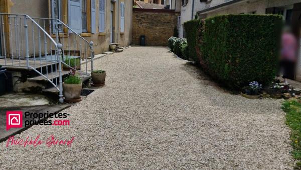 42190 CHARLIEU   -  IMMEUBLE + MAISON