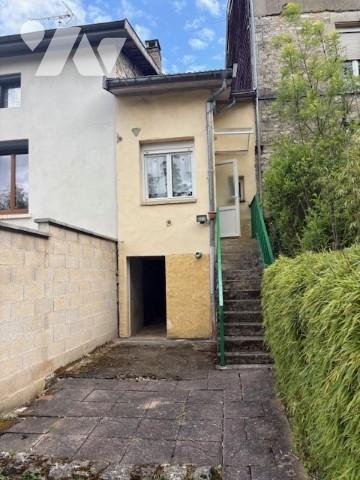 Découvrez cette charmante maison située à Wassy, idéale pour concrétiser votre projet immobilier.
