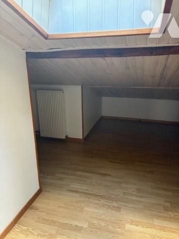 Découvrez cette charmante maison située à Wassy, idéale pour concrétiser votre projet immobilier.