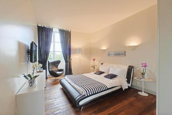 Chateau préstigieux,70 chambres,Lac,plus de 80 ha.