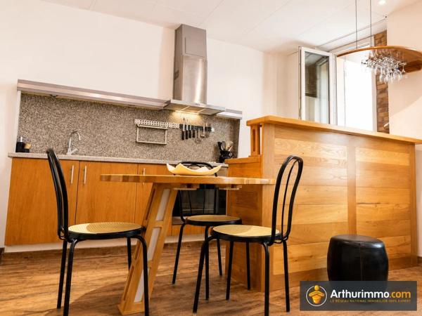 Location                                                      Appartement
                        
                     2 pièces                      37 m2                     à Puyloubier