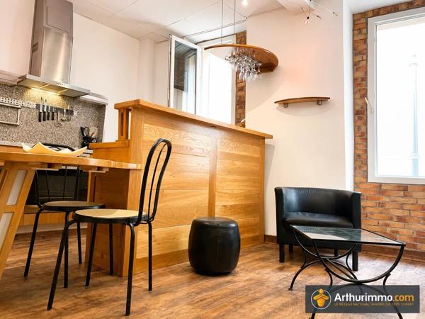 Location                                                      Appartement
                        
                     2 pièces                      37 m2                     à Puyloubier