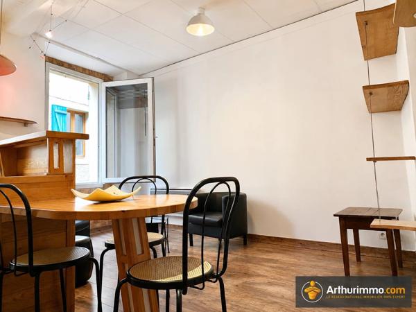 Location                                                      Appartement
                        
                     2 pièces                      37 m2                     à Puyloubier
