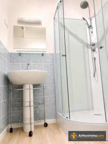 Location                                                      Appartement
                        
                     2 pièces                      37 m2                     à Puyloubier