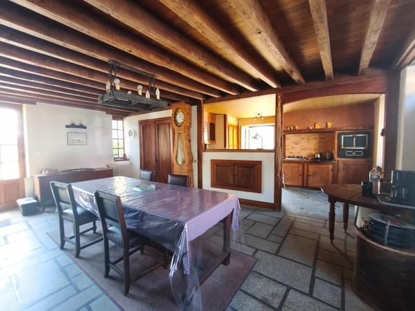 Maison à vendre 7 pièces 234 m² LE BOURG D'HEM (23) Lac pêche gîte 2 Maisons 1 Grange 1 Garage 1 terrain