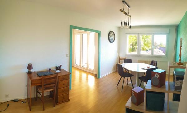 F3 lumineux en excellent état avec balcon, garage, cave et séchoir – Luxeuil-les-Bains
