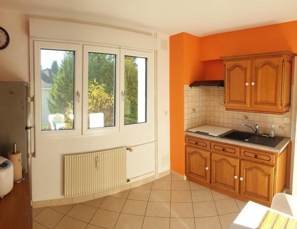 F3 lumineux en excellent état avec balcon, garage, cave et séchoir – Luxeuil-les-Bains
