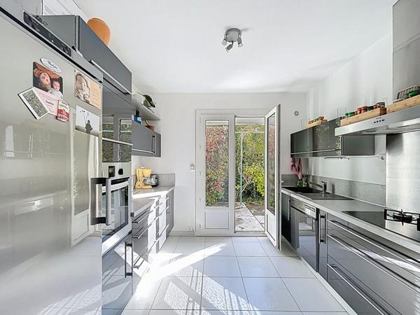 Manosque, maison 4 pièces 81 m² , balcon, terrasse, garage et abris de jardin