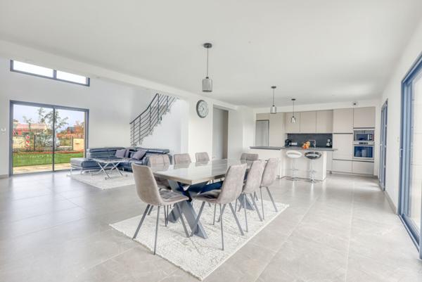 Maison récente 6 pièces 150m²
