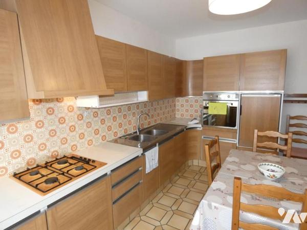 Comines , proche du centre ville , belle maison semi individuelle  trois chambres jardin et garage