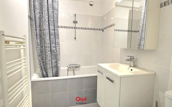 Appartement à vendre    2 pièces • 40 m2 Marseille 10