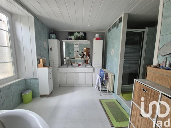 Maison à vendre 6 pièces 169 m² Valence-en-Poitou