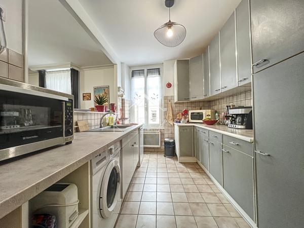 Millau (12100) APPARTEMENT T2 60 M² VENDU MEUBLÉ AVEC GRANDE TERRASSE