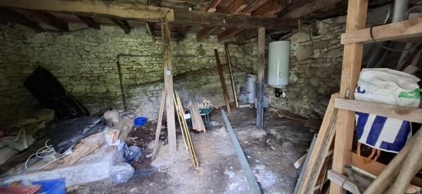 LES FARGES (24) : Maison 80 m2, terrain  de 12 339 m2