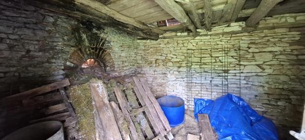 LES FARGES (24) : Maison 80 m2, terrain  de 12 339 m2