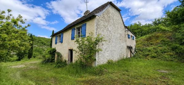 LES FARGES (24) : Maison 80 m2, terrain  de 12 339 m2