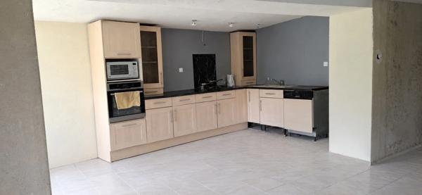 LES FARGES (24) : Maison 80 m2, terrain  de 12 339 m2