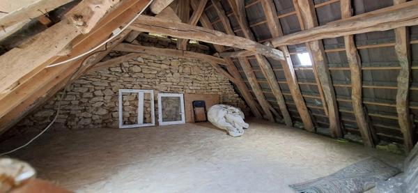 LES FARGES (24) : Maison 80 m2, terrain  de 12 339 m2