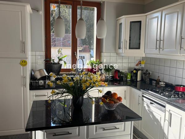 Maison à GRETZ-ARMAINVILLIERS, 77220 - 8 pièces 200m²