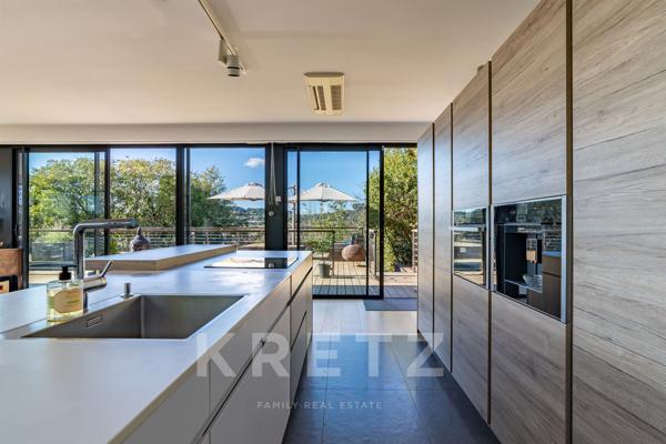 Villa d'architecte épurée avec vue exceptionnelle