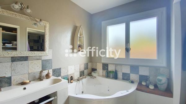 Maison
         6 pièces
        - 212 m² Bien prestige 455 000 € *