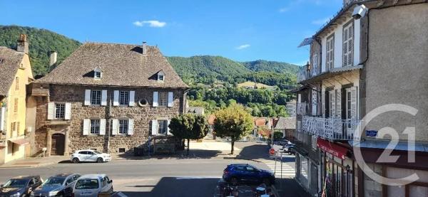 Immeuble à vendre  120 m 2   VIC SUR CERE  - 15
