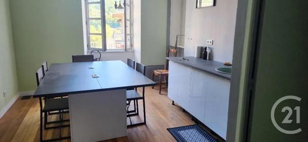 Immeuble à vendre  120 m 2   VIC SUR CERE  - 15