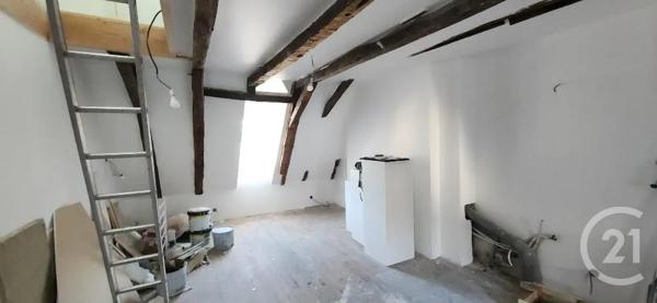 Immeuble à vendre  120 m 2   VIC SUR CERE  - 15