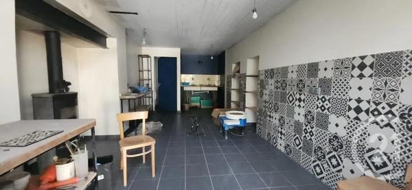 Immeuble à vendre  120 m 2   VIC SUR CERE  - 15