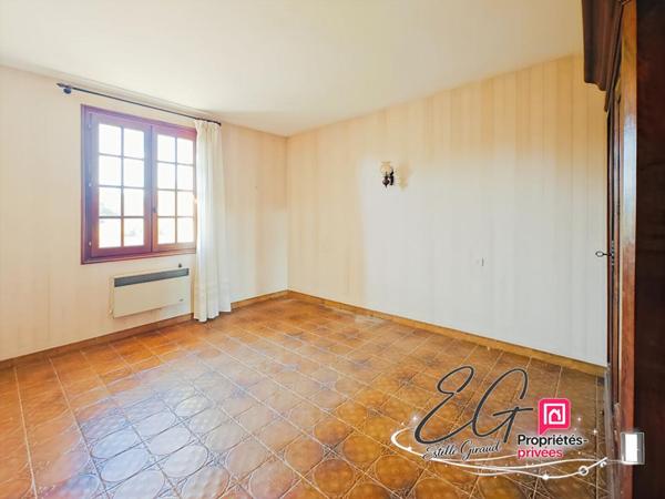 Maison de maître en pierre, 6 chambres, grand terrain et dépendances