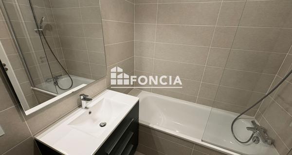 Location Appartement 3 pièces 57.21 m² - La Garenne-colombes 92250