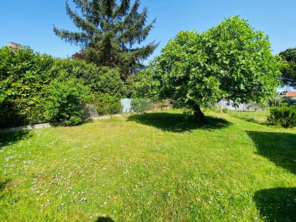 CENON – Maison rénovée 122 m² – Parcelle 813 m² – 4 chambres – Jardin, potager – Dépendance – Cave – Garage – Hammam