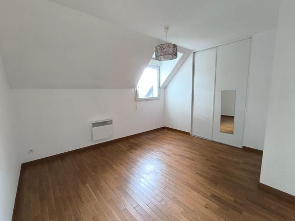Charmante Maison  située sur les hauteurs de Trouville sur mer,composée de 3 Pieces et deux Chambres un terrain clos. fermé