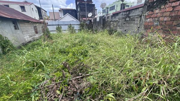 Terrain plat à forte potentialité proche de toutes commodités