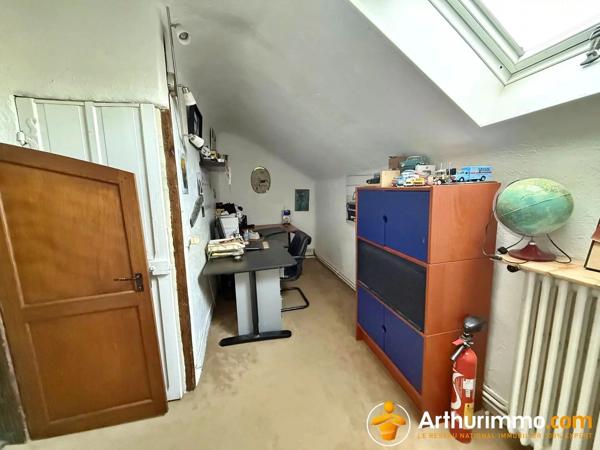 Vente                                                      Maison
                        
                     9 pièces                      227 m2                     à Ivry-la-Bataille