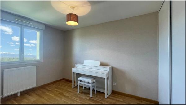 Maison à vendre 4 pièces CHALLEX (01) Le confort d’un T4, avec la nature, le soleil et le calme en plus.