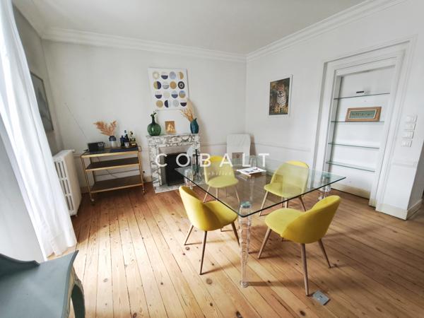 Envie de vivre au calme tout en profitant des commerces à pied ?