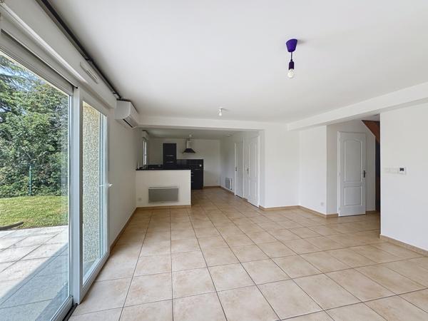 Reyrieux (01600) REYRIEUX: Maison de 2013 4 ch dt 1 pp terrain=462m²