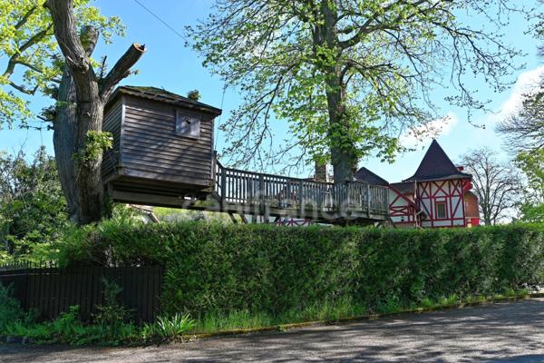 MORAINVILLIERS-BURES - Meulière à colombage du début du 20ème siècle de 243m2, terrain de 1112,00 m².