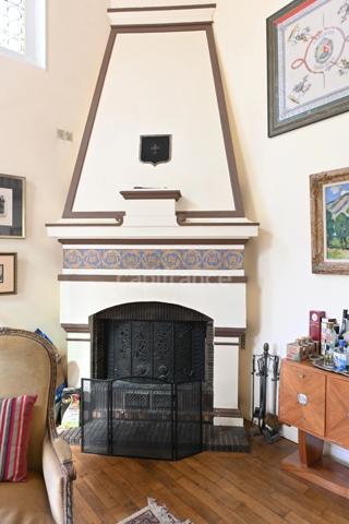 MORAINVILLIERS-BURES - Meulière à colombage du début du 20ème siècle de 243m2, terrain de 1112,00 m².