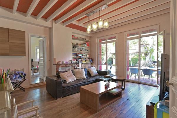 MORAINVILLIERS-BURES - Meulière à colombage du début du 20ème siècle de 243m2, terrain de 1112,00 m².