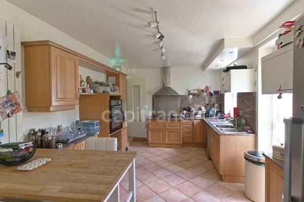 MORAINVILLIERS-BURES - Meulière à colombage du début du 20ème siècle de 243m2, terrain de 1112,00 m².