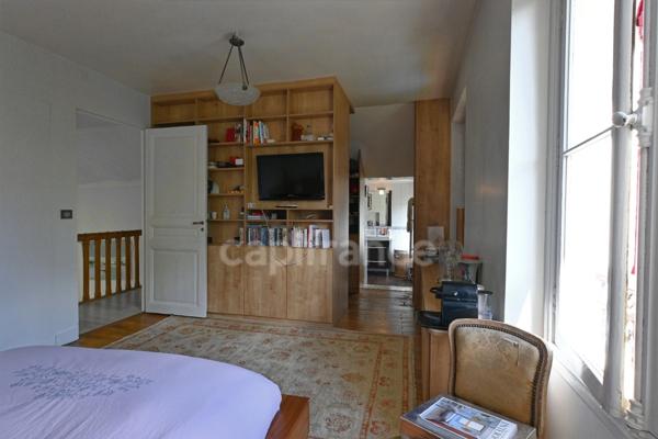 MORAINVILLIERS-BURES - Meulière à colombage du début du 20ème siècle de 243m2, terrain de 1112,00 m².