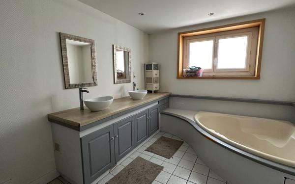 Maison à vendre    5 pièces •  Dagneux