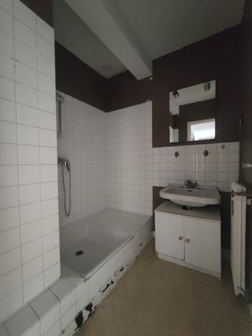 TRES BEL APPARTEMENT DE 100 M² A RAFRAICHIR, BALCON ET CAVE AVEC VUE MAGNIFIQUE SUR LA VILLE ET LA CAMPAGNE Beauvais (60000)