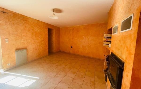Vente Maison de village Terrasse et garage à rénover Goudargues