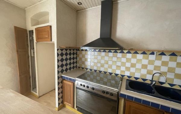 Vente Maison de village Terrasse et garage à rénover Goudargues